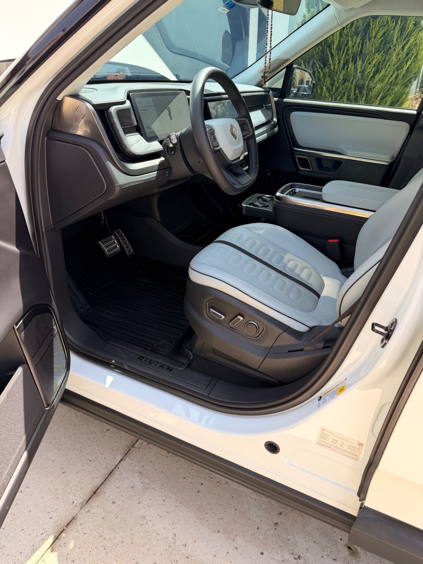 Rivian R1S interior detail